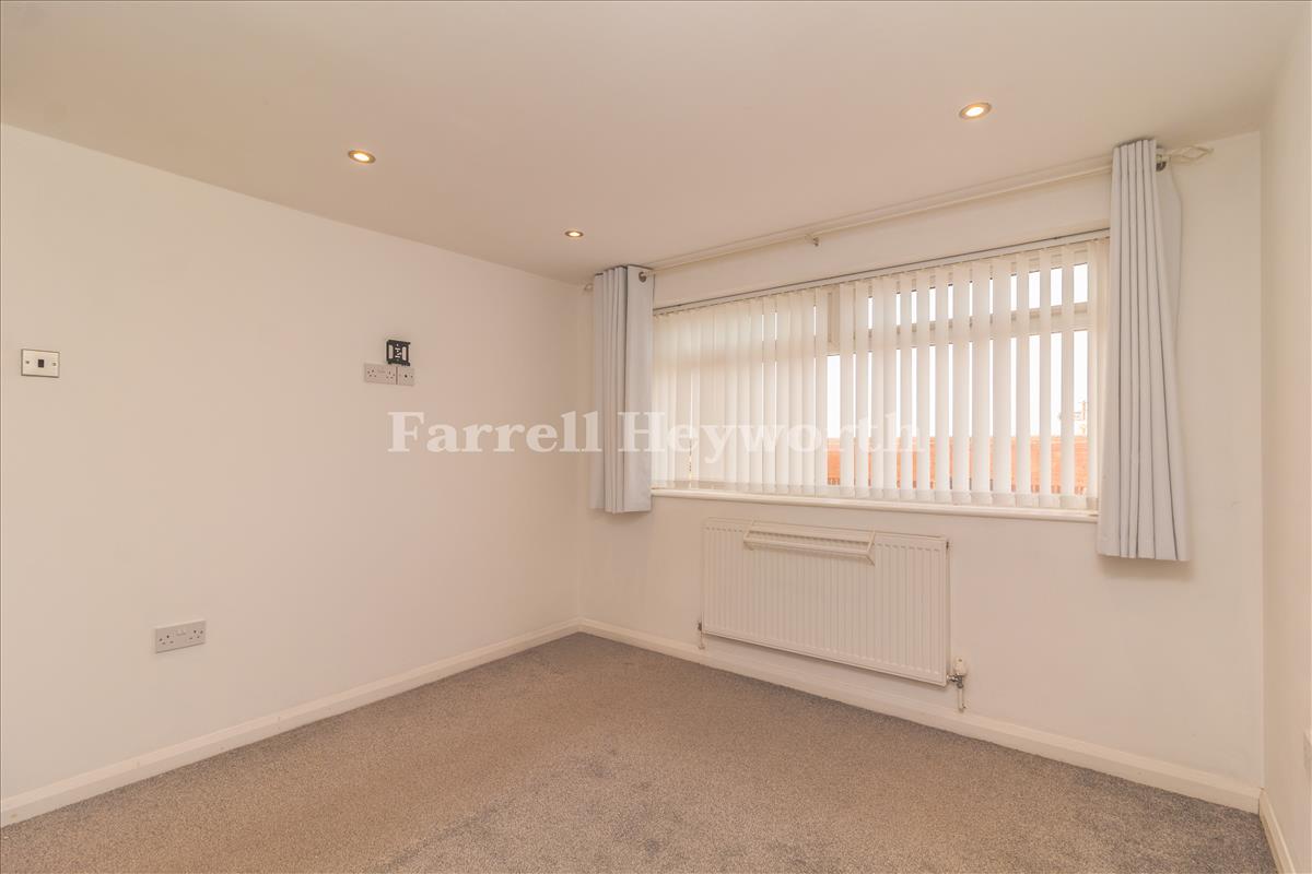 Bedroom 1 image 2