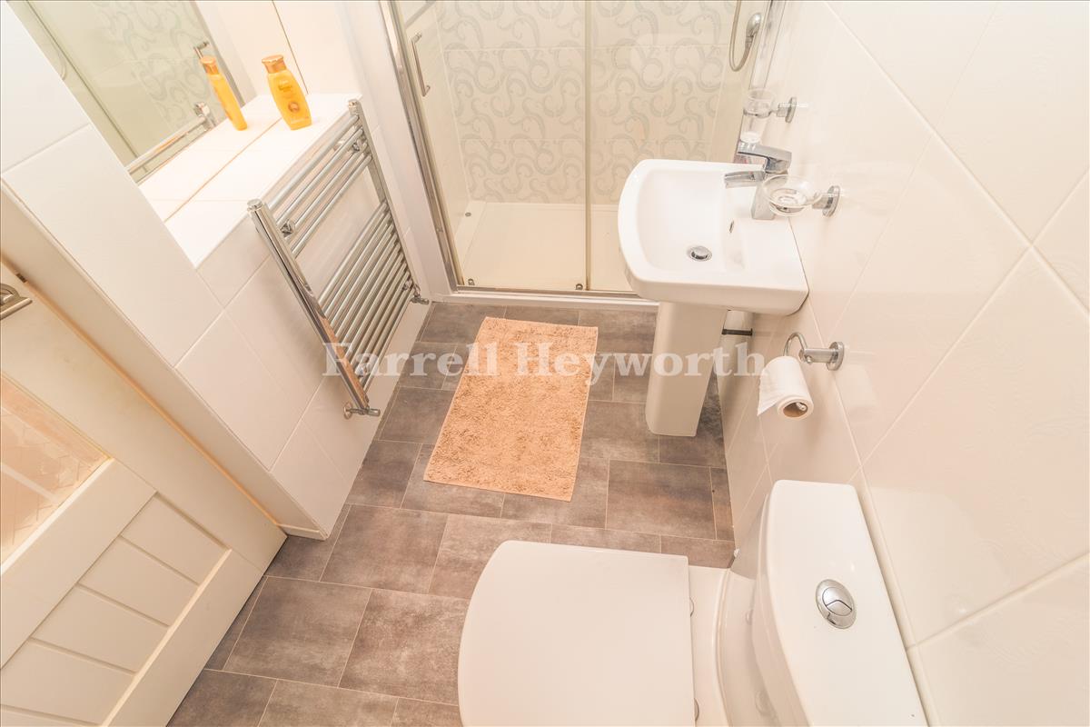 En Suite image 2
