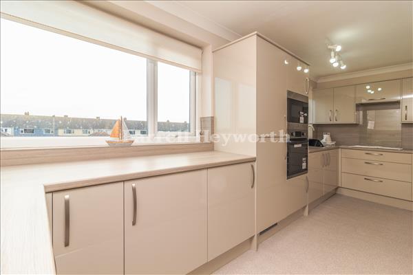 Kitchen image 2
