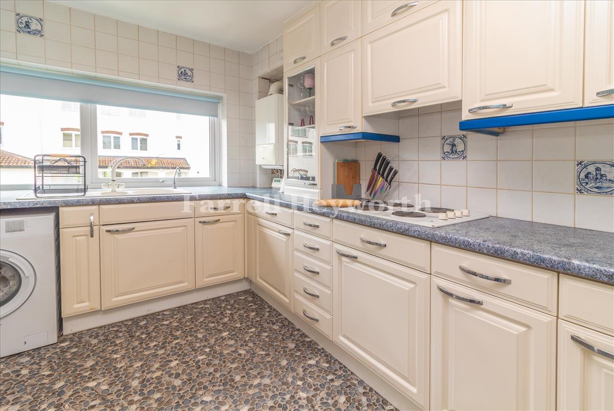 Kitchen image 2