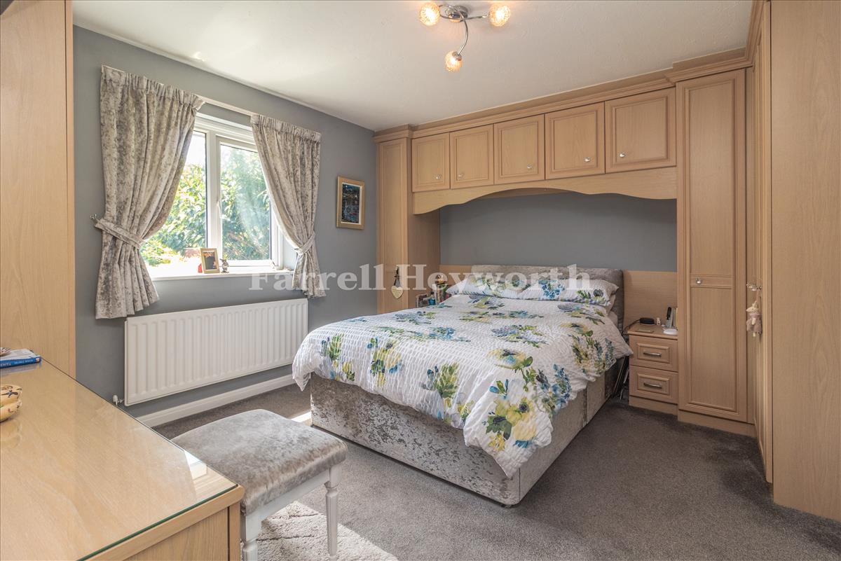 Bedroom 1 image 2
