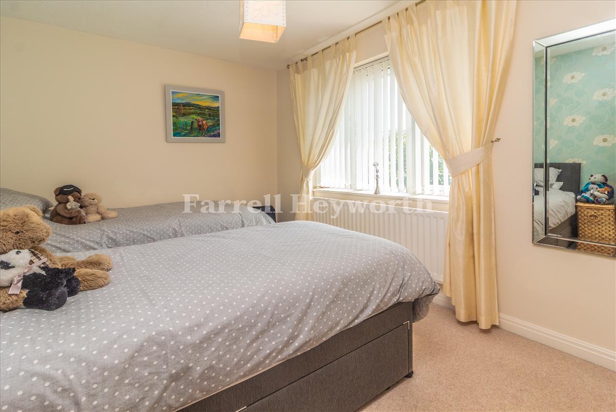 Bedroom 3 image 2