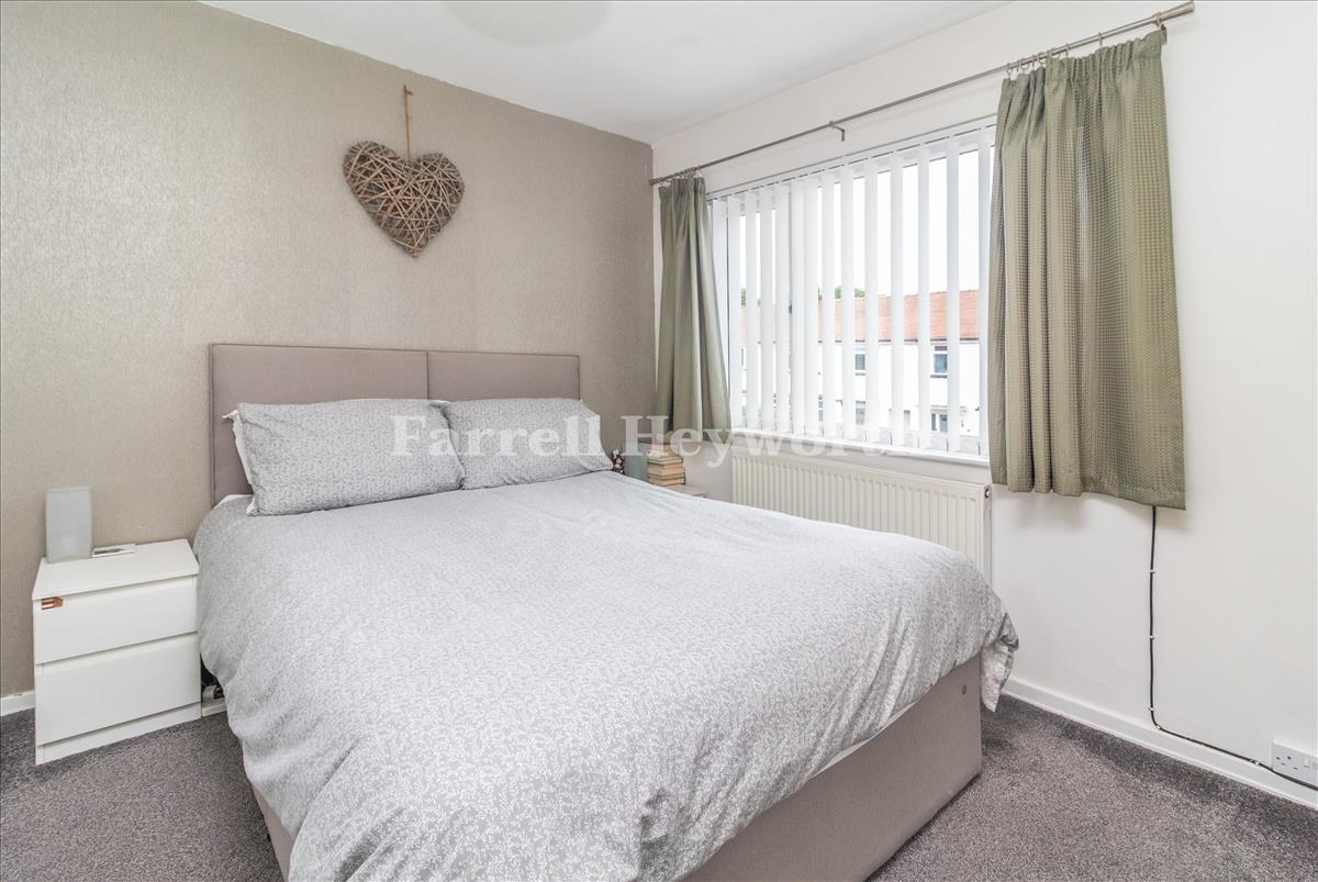 Bedroom 1 image 2