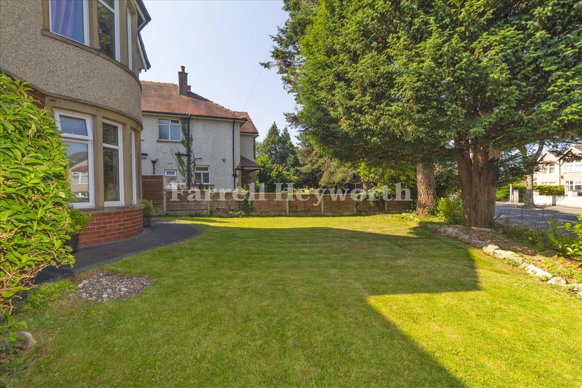 Front garden 2