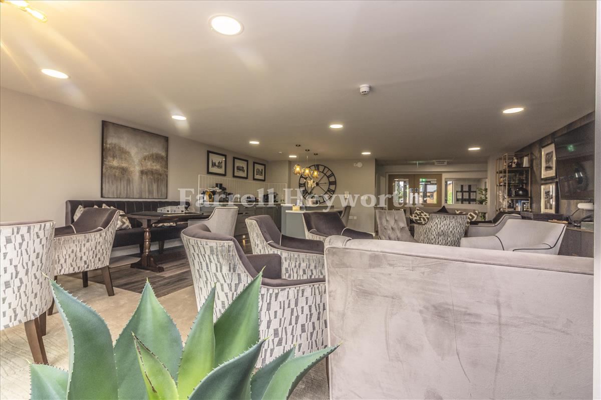 Communal Lounge c