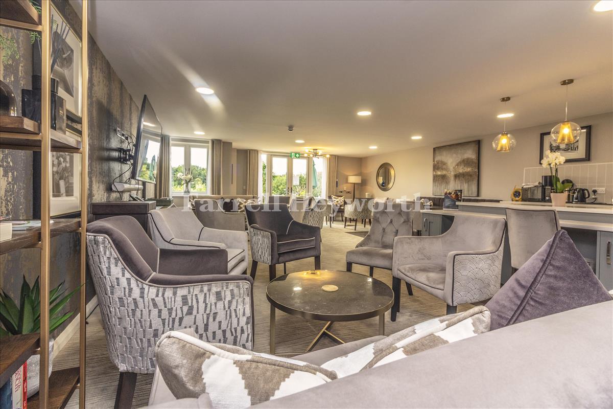 Communal Lounge g