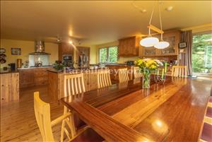 Kitchen Diner image 4