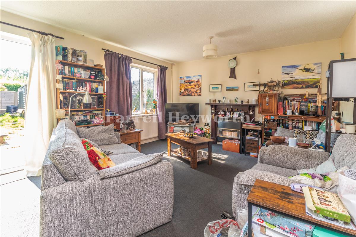 Lounge image 2