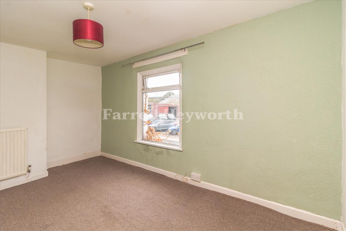 Bedroom 1 image 2
