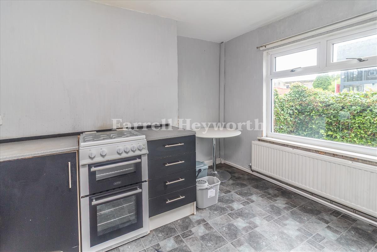 Kitchen image 3