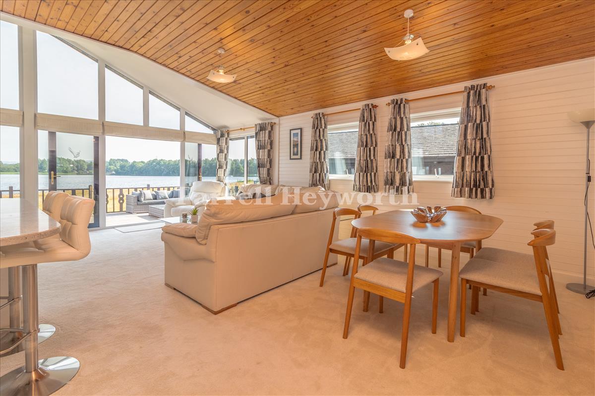 Open Plan Living image 3
