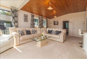 Open Plan Living image 5