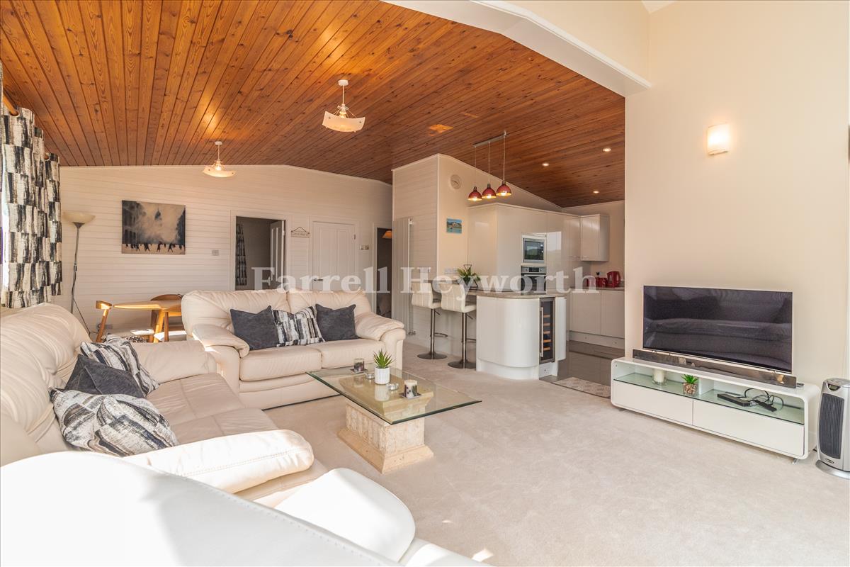 Open Plan Living image 6