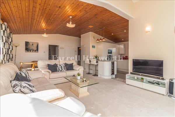 Open Plan Living image 6