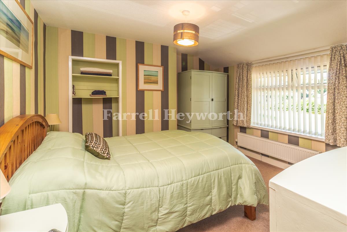 Bedroom 1 image 3