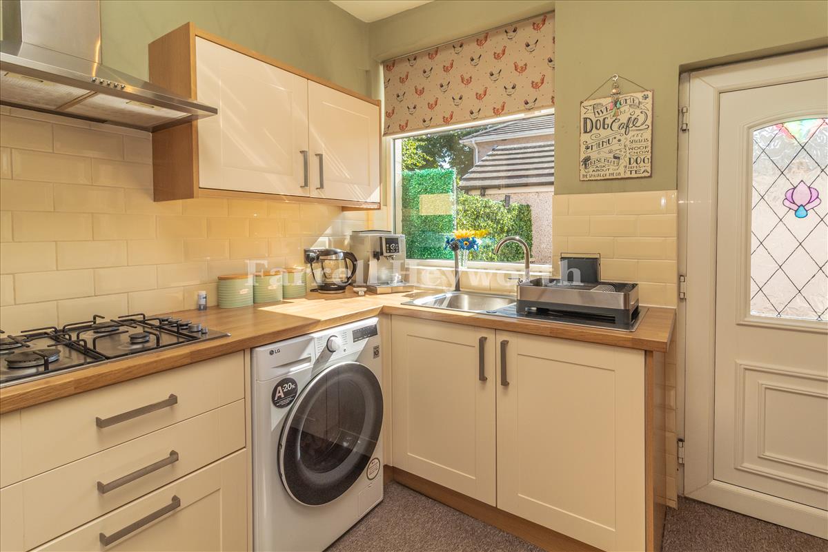Kitchen image 3