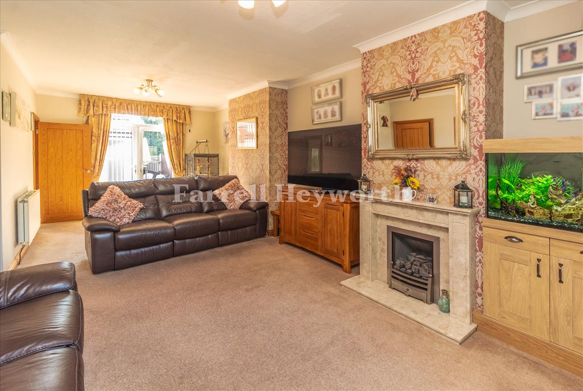 Lounge image 3