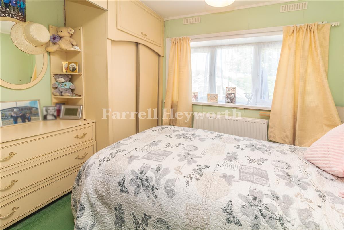 Bedroom 2 image 2