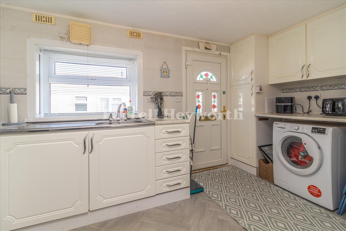 Kitchen image 2