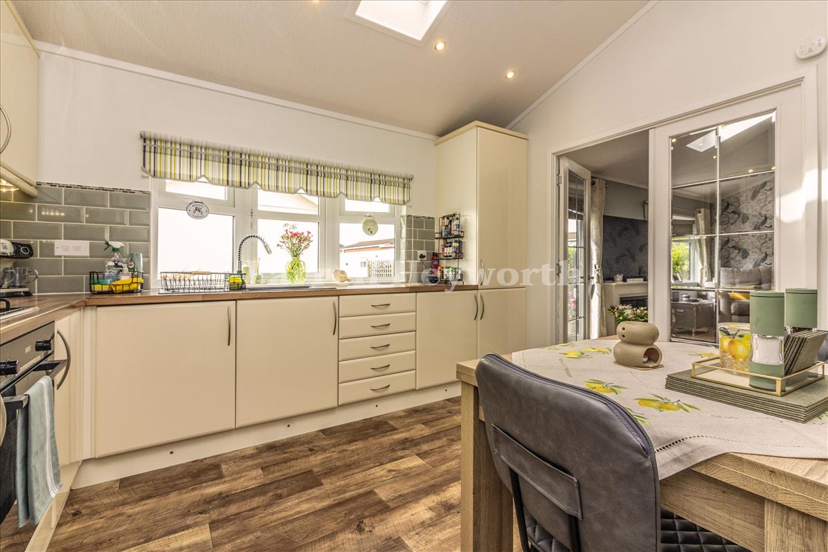 Kitchen b