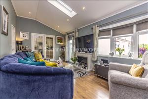 Lounge b