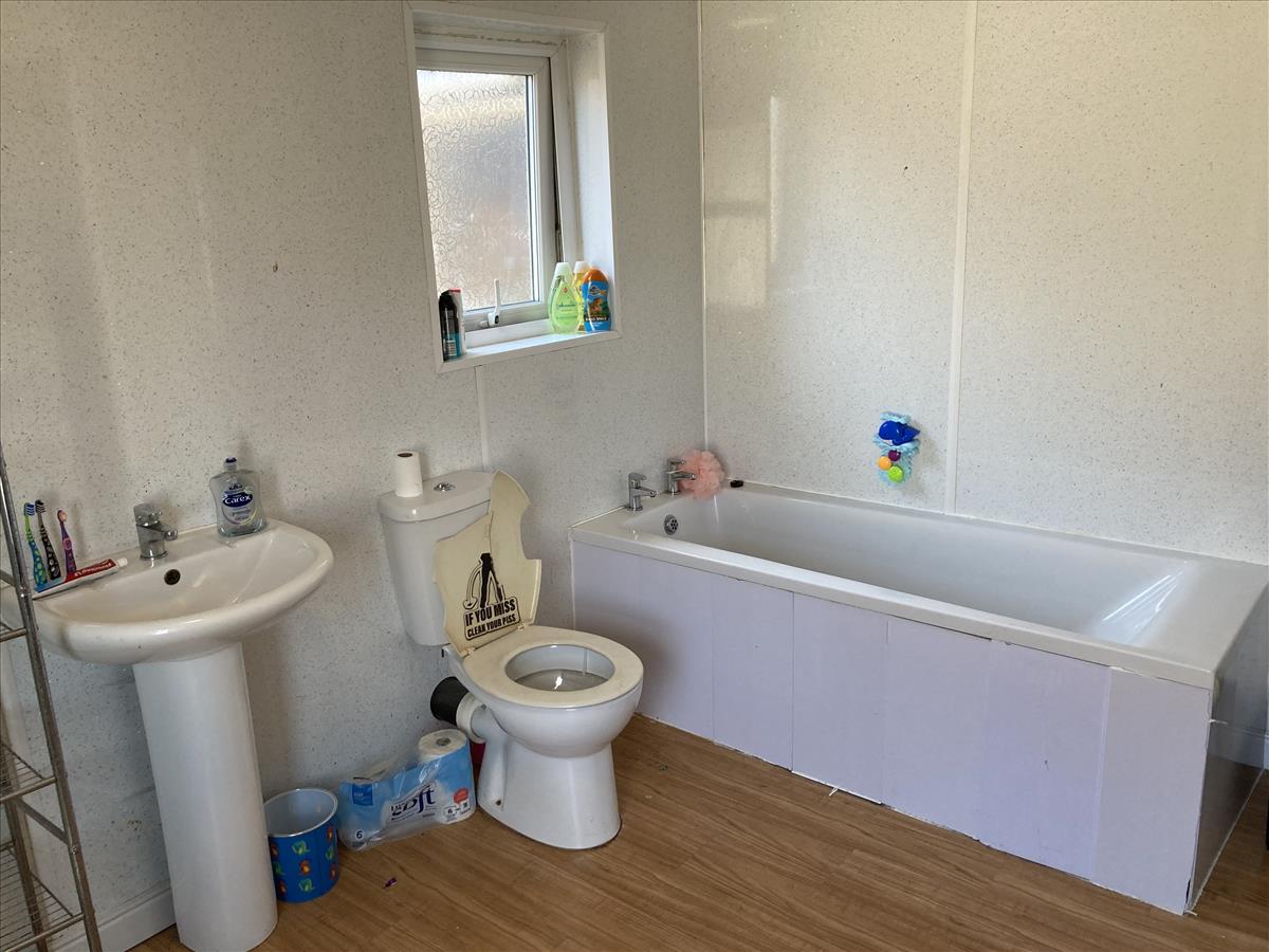 Bathroom 2nd