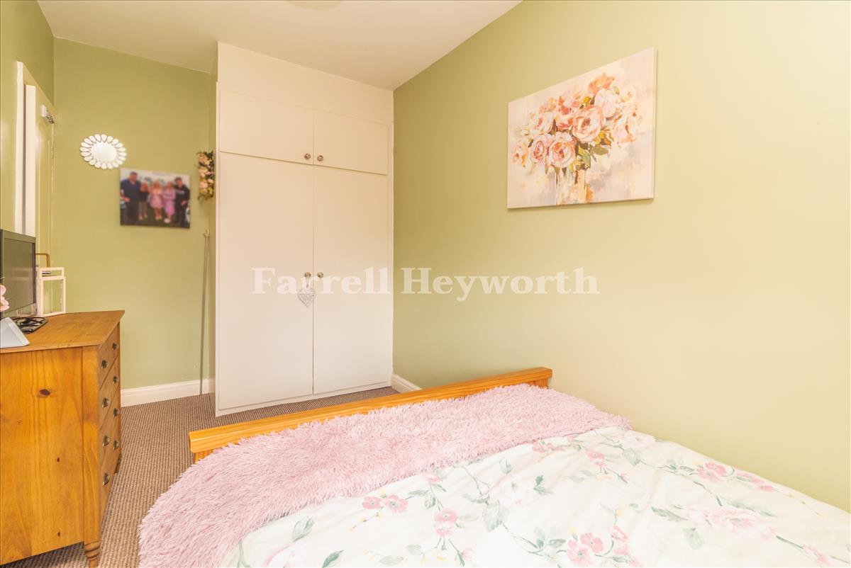 Bedroom 2 image 2