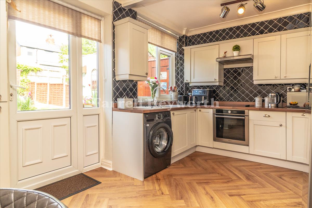 Kitchen Area image 2