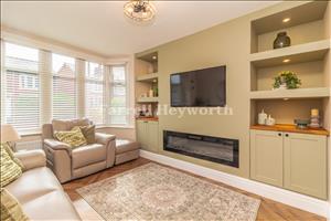 Lounge image 2