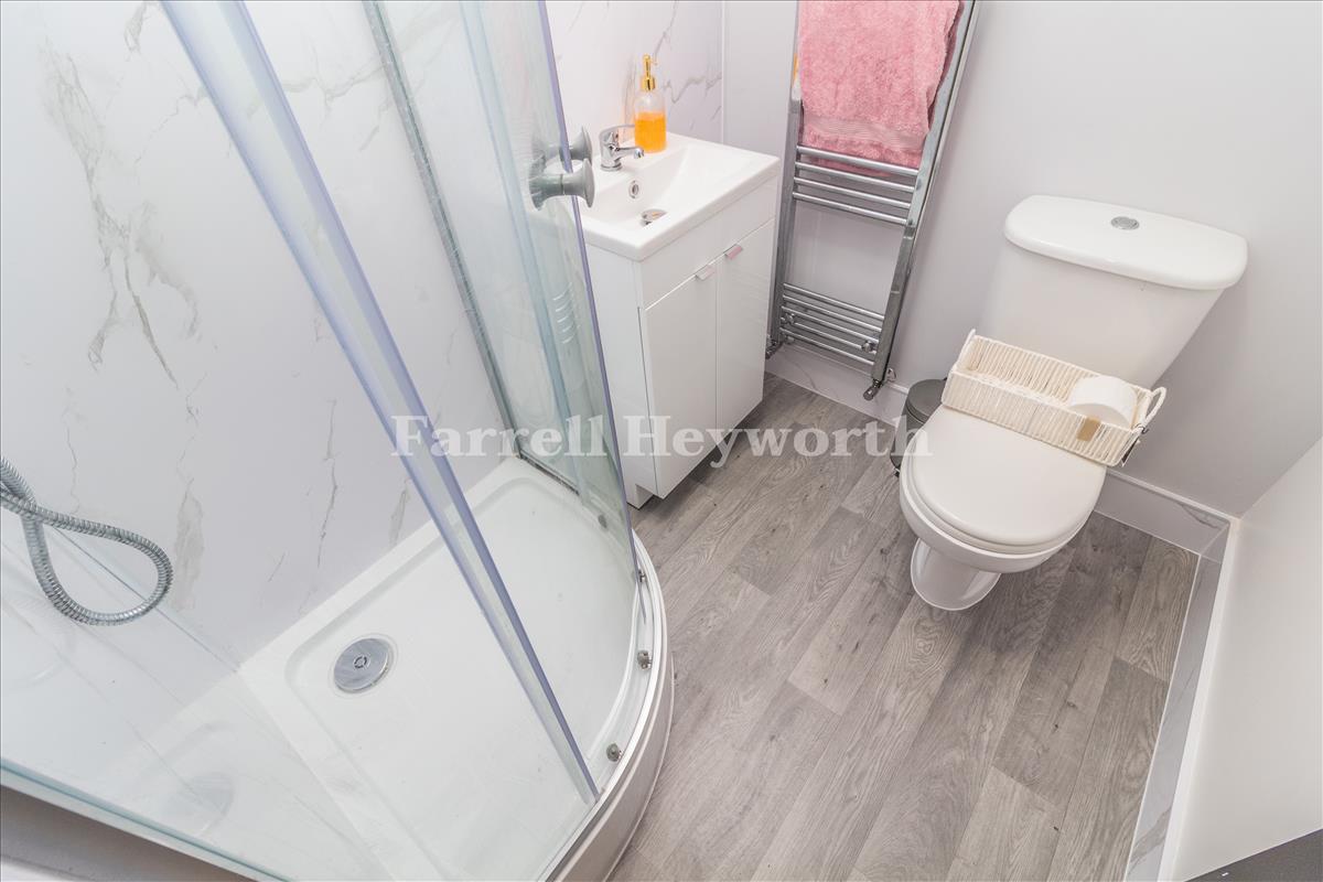Bedroom 4 en suite