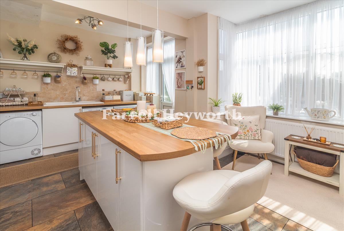 Kitchen Diner image 2