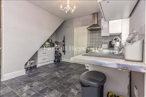 Kitchen b