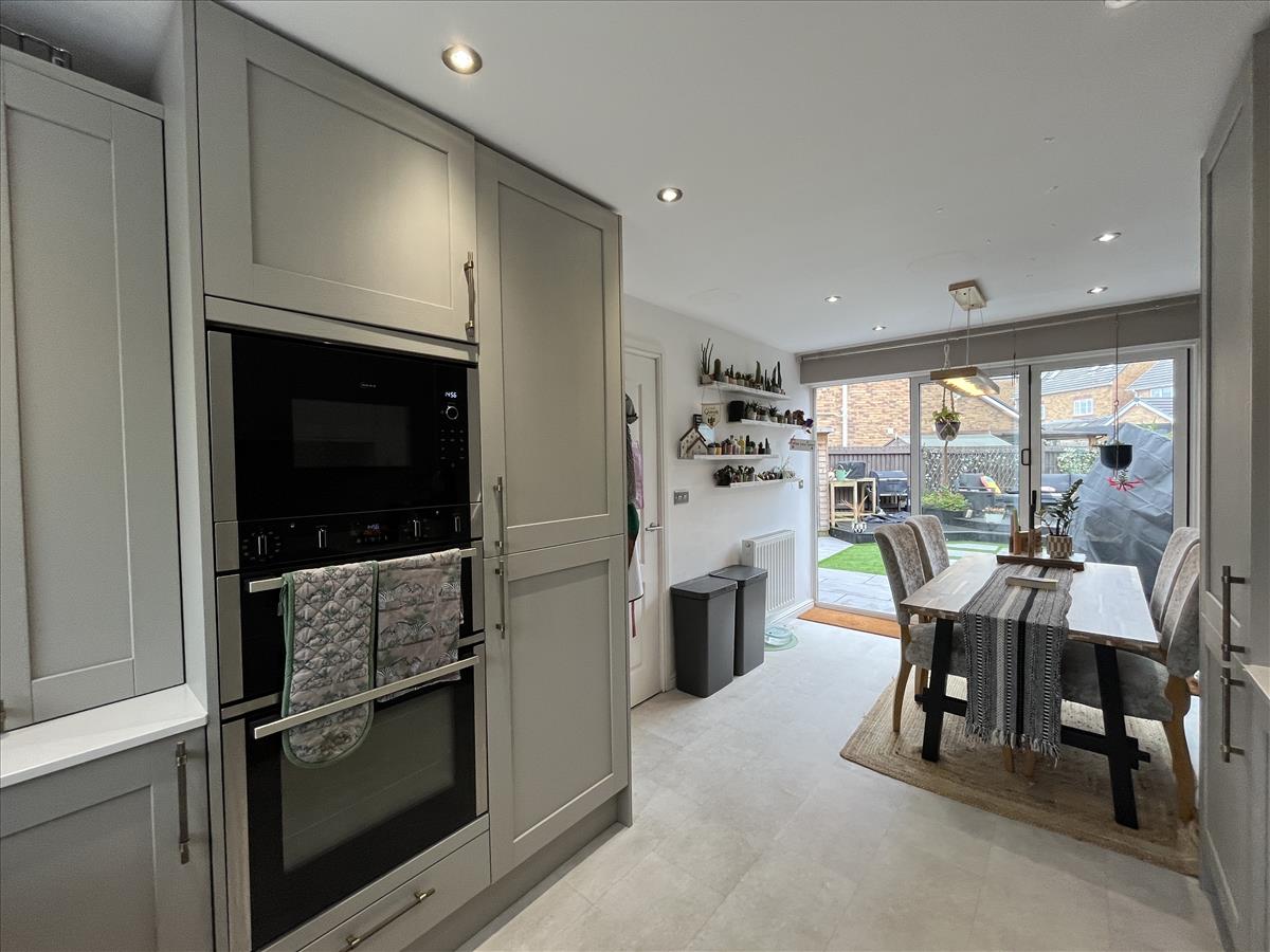 Kitchen/Dining Area