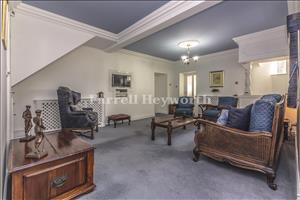 Lounge b