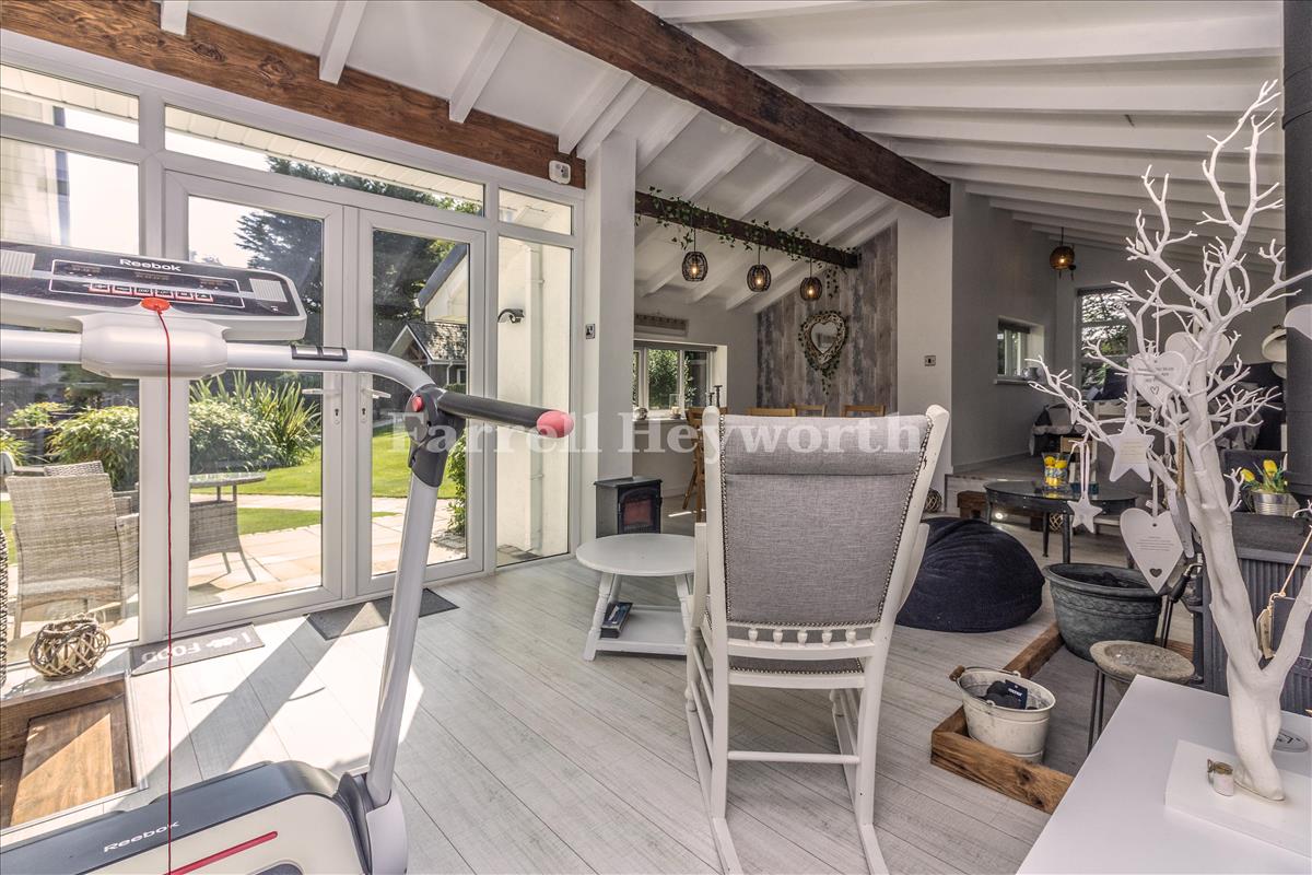 Summer House h