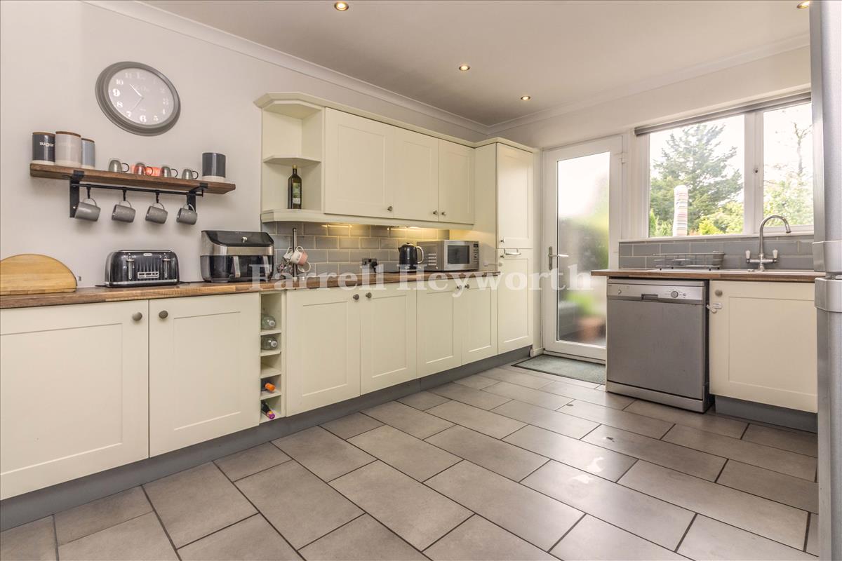 Kitchen b