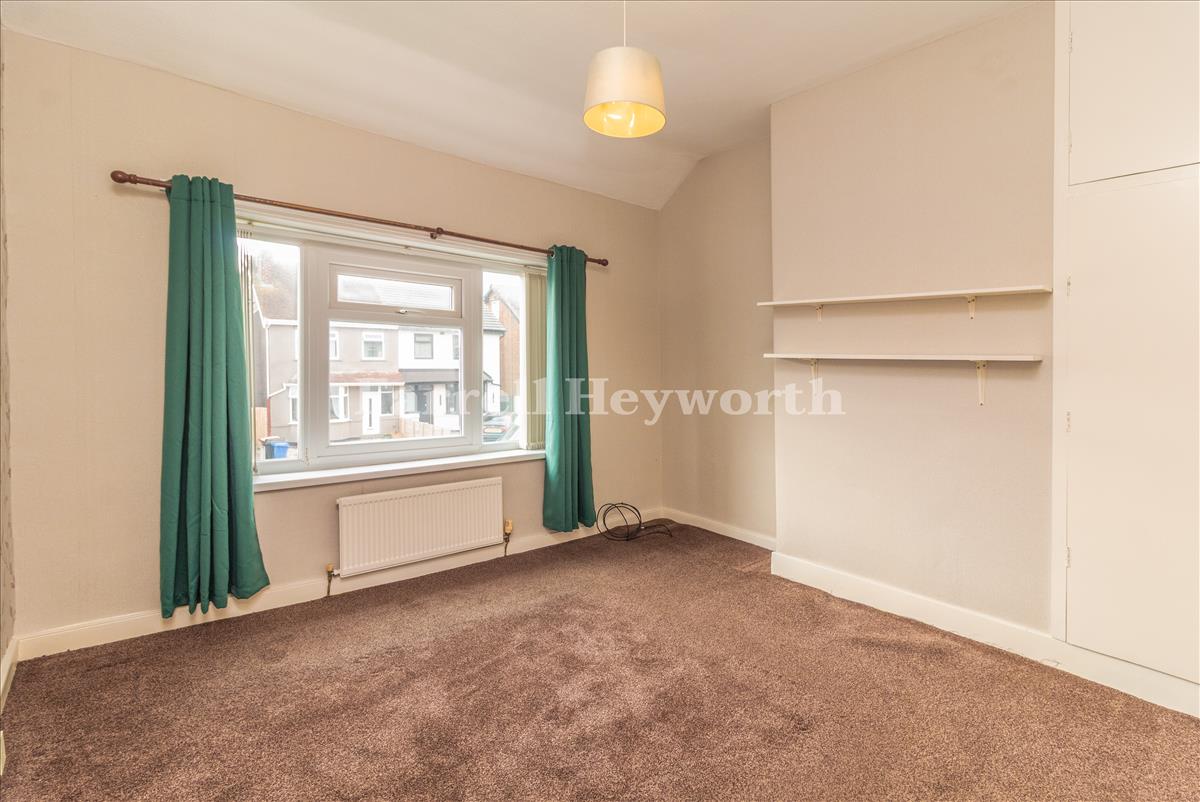 Bedroom 1 image 2