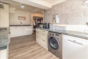 Kitchen image 2