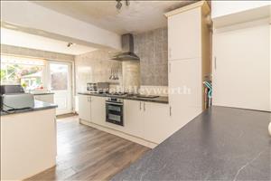 Kitchen image 3