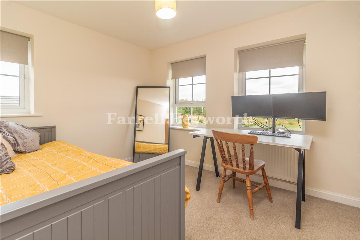 Bedroom 2 image 3