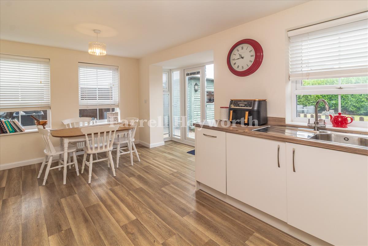 Kitchen Diner image 2
