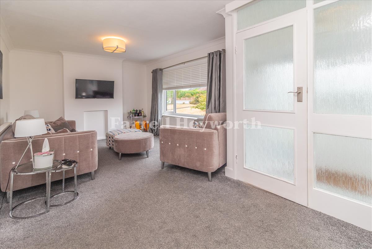 Lounge image 2