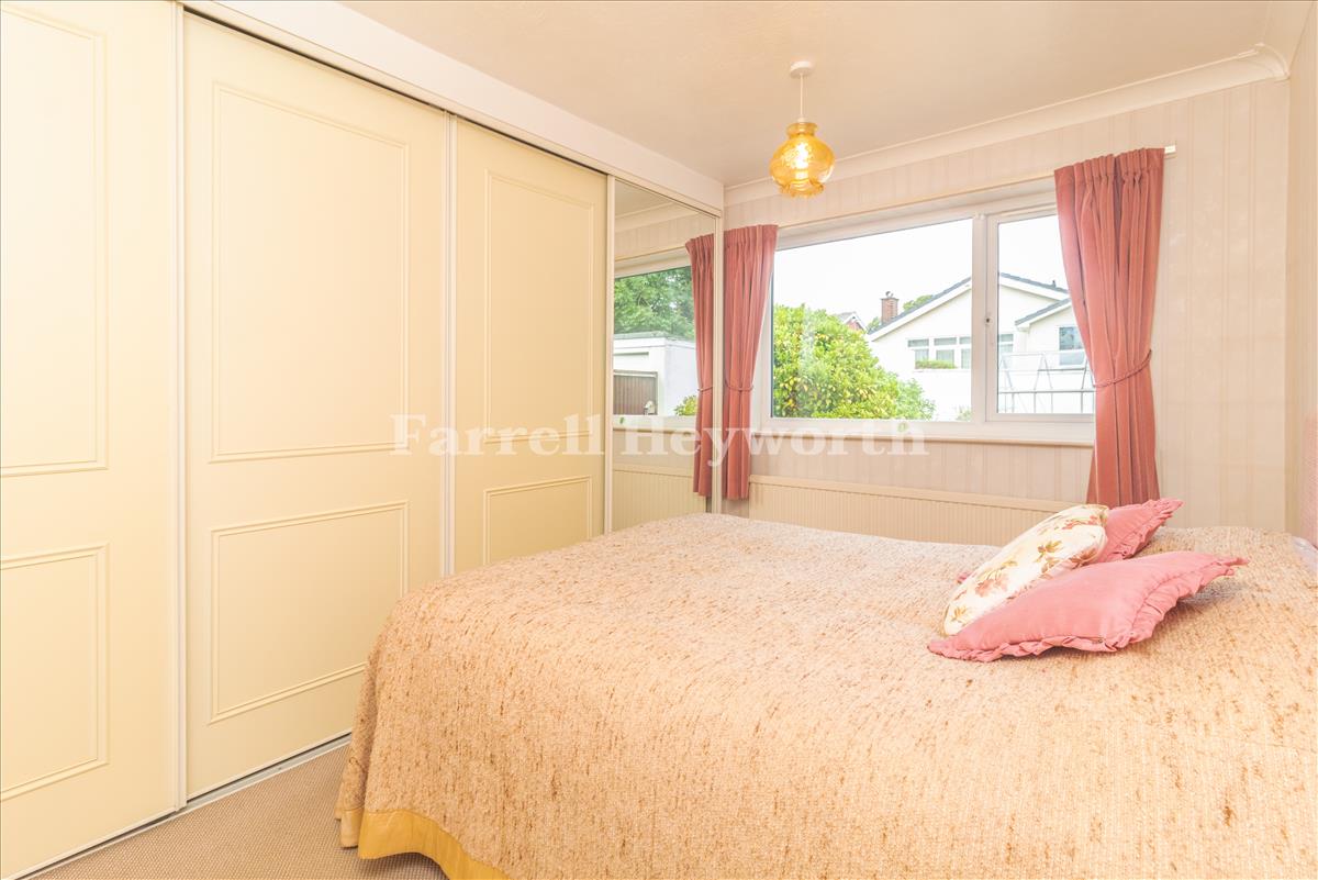 Bedroom 1 image 2