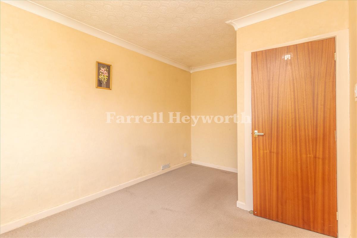 Bedroom 2 image 2