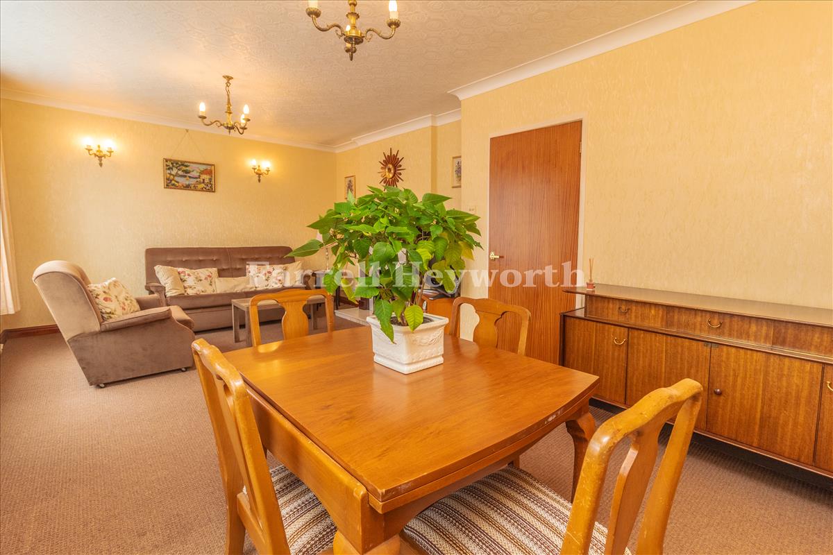 Lounge Diner image 2