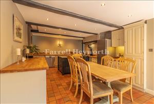 Kitchen Diner image 3
