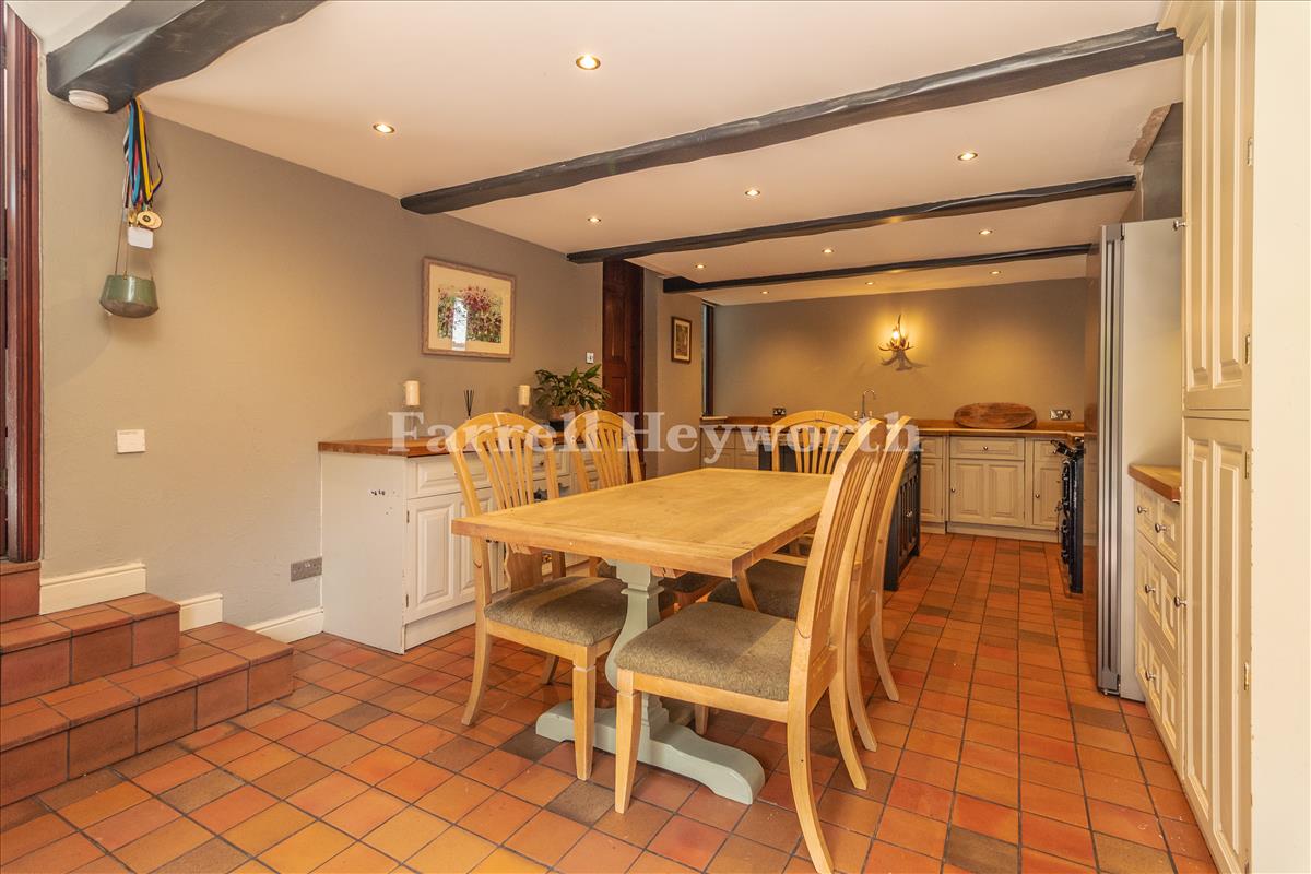Kitchen Diner image 4