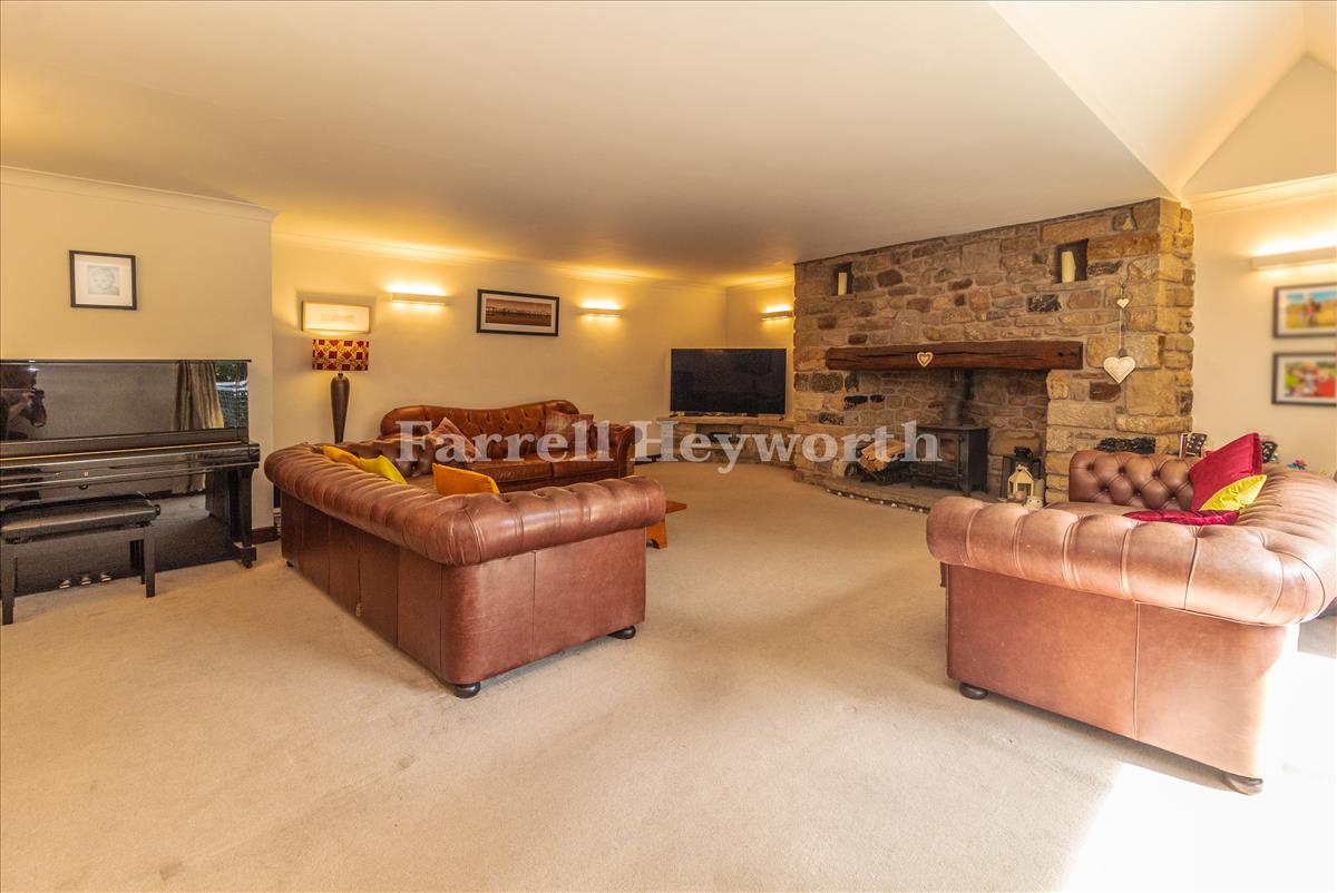 Lounge image 3