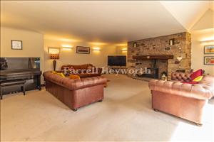 Lounge image 3