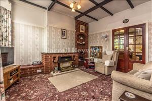 Lounge b